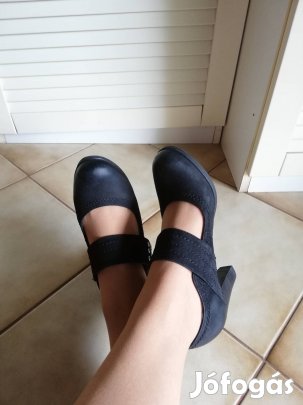 Tamaris 38 as fekete nubuk bőr cipő 