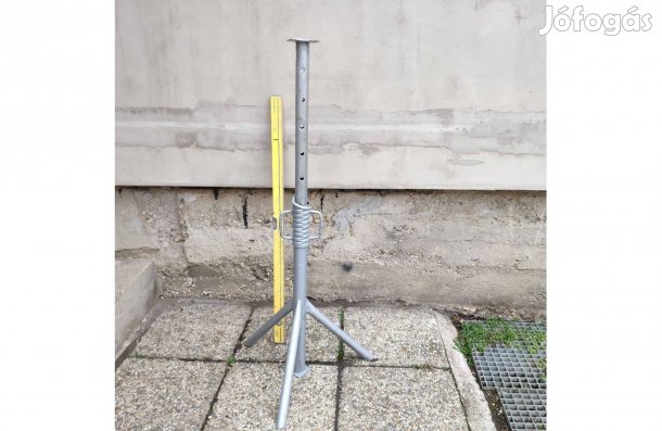 Támasztó bak csavarorsóval állítható