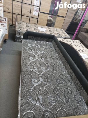 Támlás szivacsos heverő 