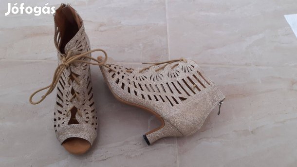 Tánccipő latin