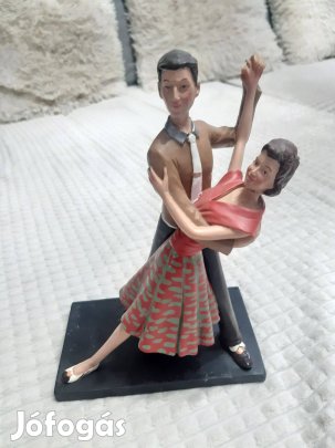 Táncos szobor kb 30cm
