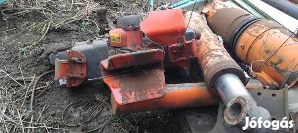 Tandem pótkocsi vonófej és tartókonzul