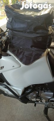 Tanktáska motorra eladó.