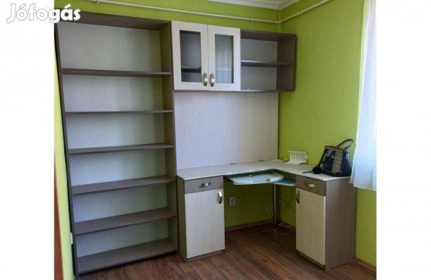 Tanuló sarok Miskolcon eladó