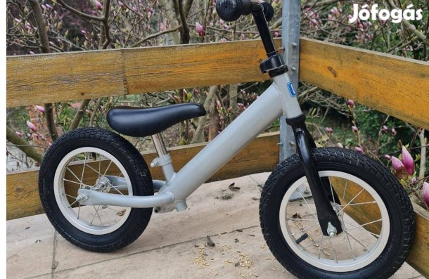 Tanulóbiciki, futóbicikli fújt kerékkel