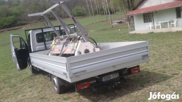 Tanya a várostól 500 m-re. Eladó