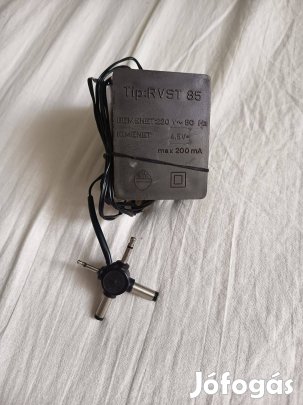 Tápegység AC/DC adapter 220V/4,5V 200mA