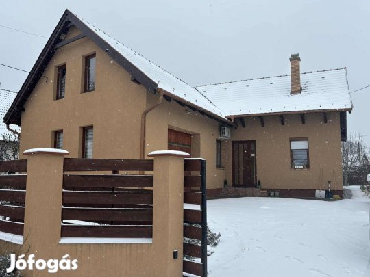 Tápióbicskén prémium minőségű családi ház eladó