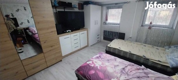 Tápiógyörgye belterületén 2 és fél szobás, önálló családi ház eladó!