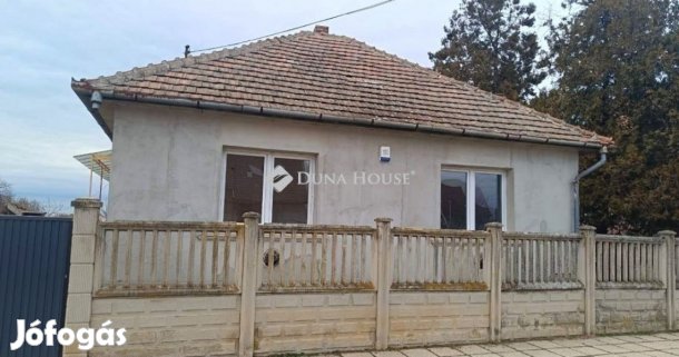 Tápiószecsői 100 nm-es ház eladó