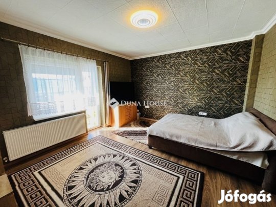 Tápiószecsői 217 nm-es ház eladó