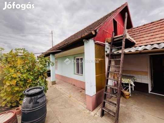 Tápiószecsői 60 nm-es ház eladó