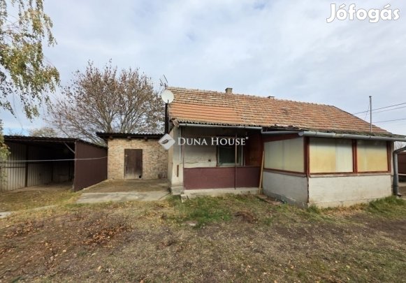 Tápiószecsői 72 nm-es ház eladó