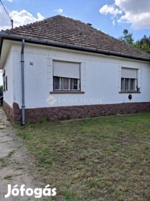 Tápiószecsői 81 nm-es ház eladó