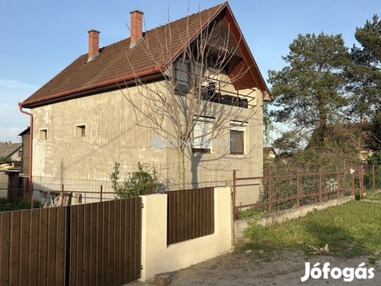 Tápiószecsői eladó 102 nm-es ház