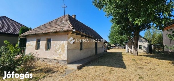 Tápiószecsői eladó 925 nm-es telek