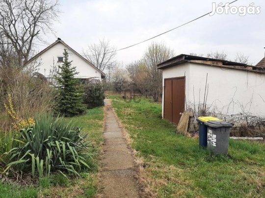 Tápiószelei 73 nm-es ház eladó