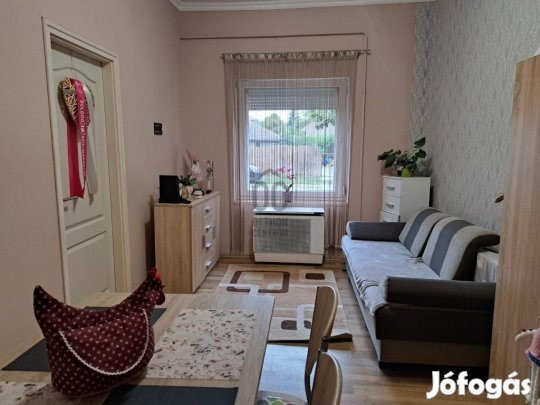 Tápiószelei 80 nm-es ház eladó