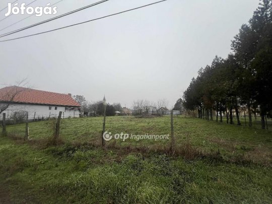 Tápiószelei eladó 1140 nm-es telek