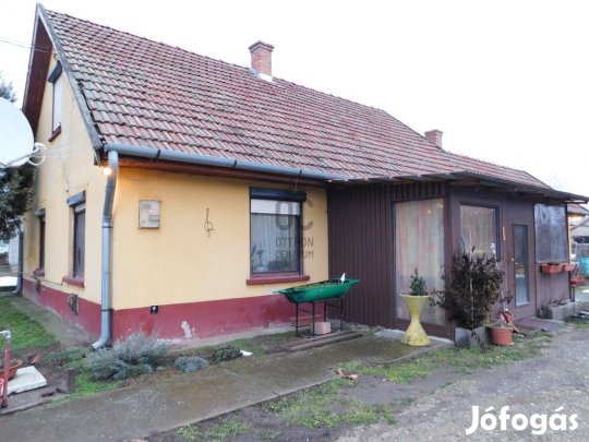 Tápiószelei eladó 63 nm-es ház