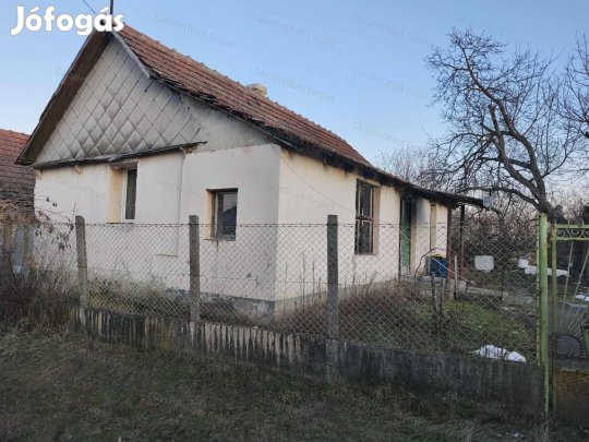 Tápiószelén felújítandó családi ház