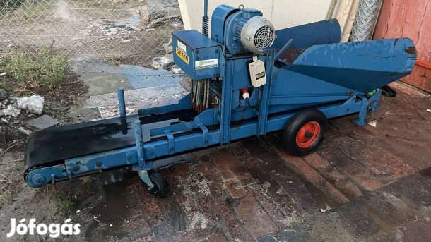 Tápkocka készítő gép