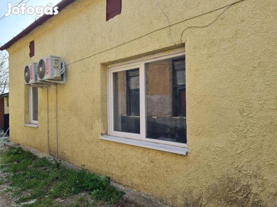 Tapolca belvárosában földszinti lakás eladó