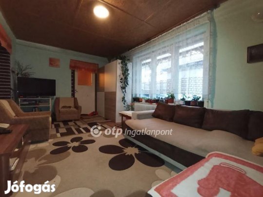 Tari 94 nm-es ház eladó