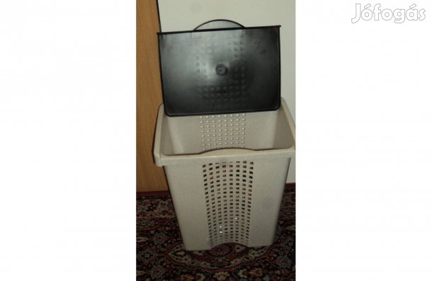 Tároló műanyagból