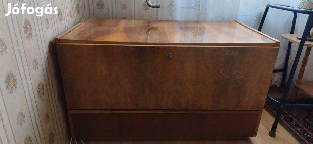 Tároló szekrény ingyen elvihető