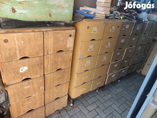 Tarolo szekrenyek 4db 