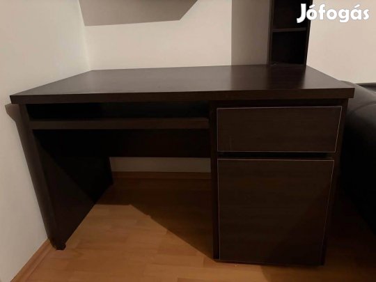 Tárolós íróasztal