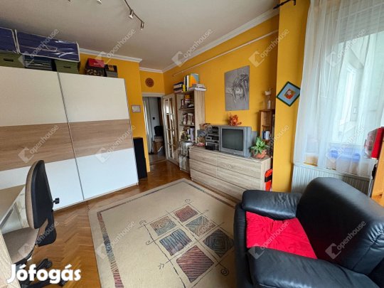 Társasházi lakás  a belvároshoz 7 percre!