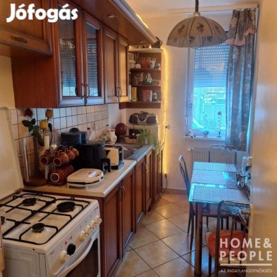 Társasházi lakás eladó, Makón!