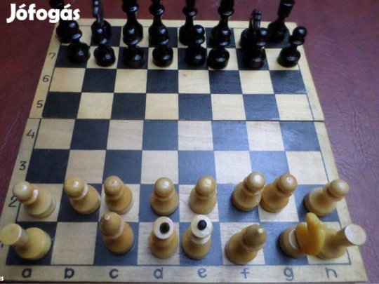 Társasjáték fa sakk készlet