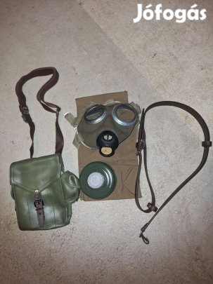 Tártáska, gázállarc, hordszíj