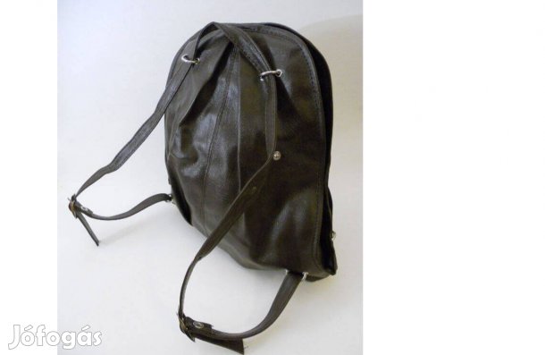 Táska hátizsák - műbőr sötétbarna