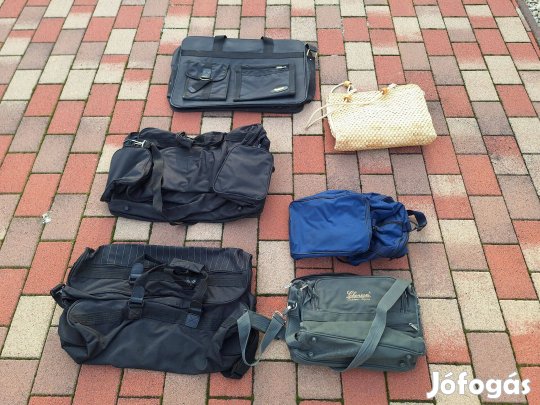 Táska különféle szinte ingyen eladó!