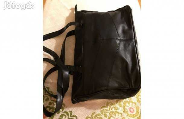 Táska női bőr pakolós fekete