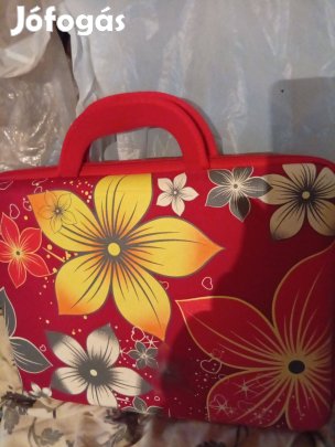 Táska virágos