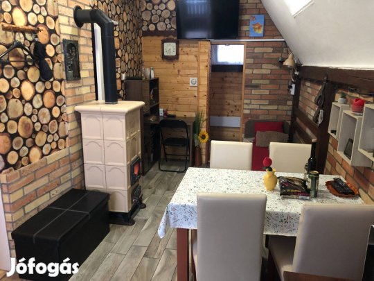 Tass Vízparti Nádfedeles Vendégház