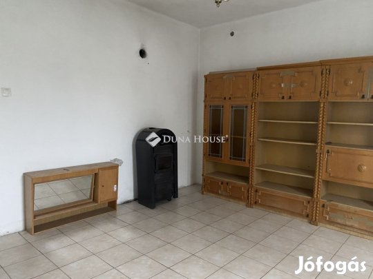 Tassi eladó 127 nm-es ház