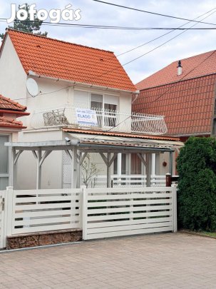 Tata, 2 szobás  családi ház eladó