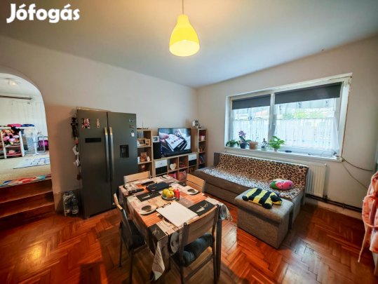 Tata, 3 szobás  tégla lakás eladó