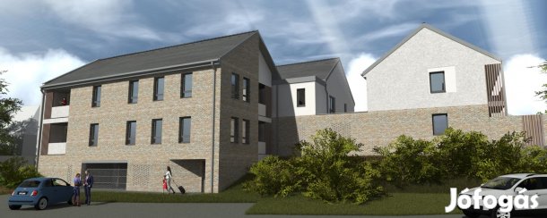 Tata, 3 szobás  tégla lakás eladó