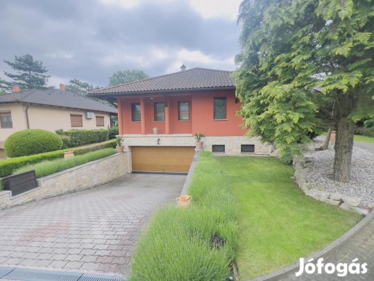 Tata, 5 szobás családi ház eladó