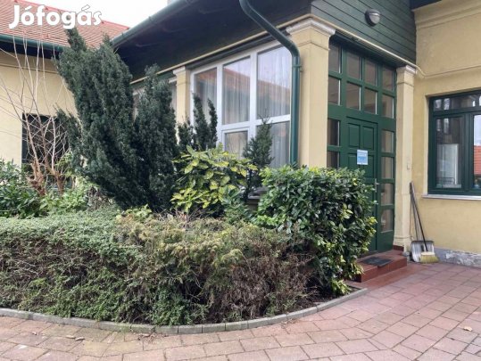 Tata, 5 szobás  családi ház eladó