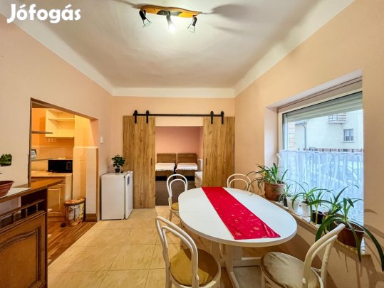 Tata, 5 szobás  családi ház eladó