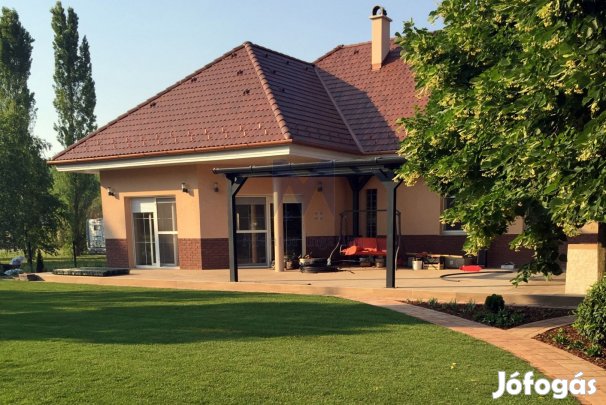 Tata, Fácánoskert lakóparkban családi ház eladó!