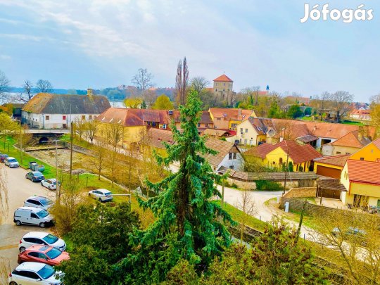 Tata szívében eladó tömb lakás a legjobb lokációban